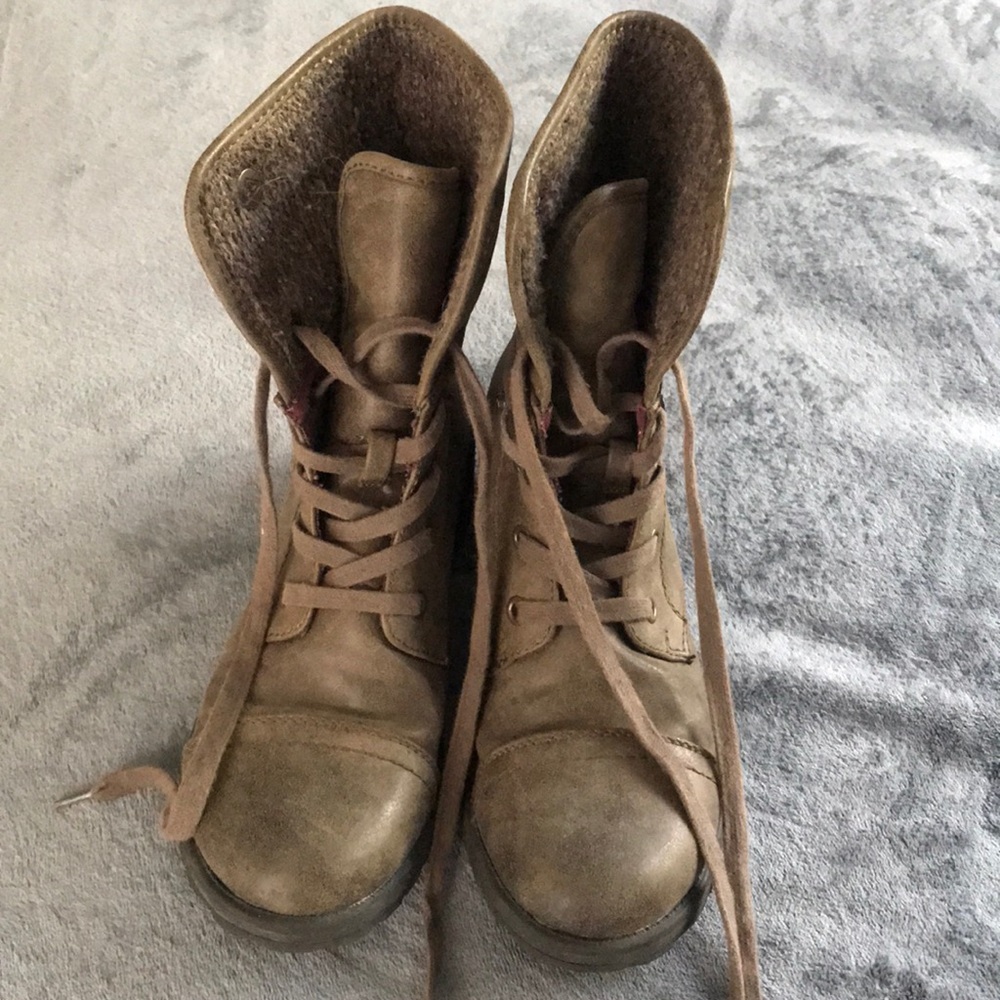 Roxy boots